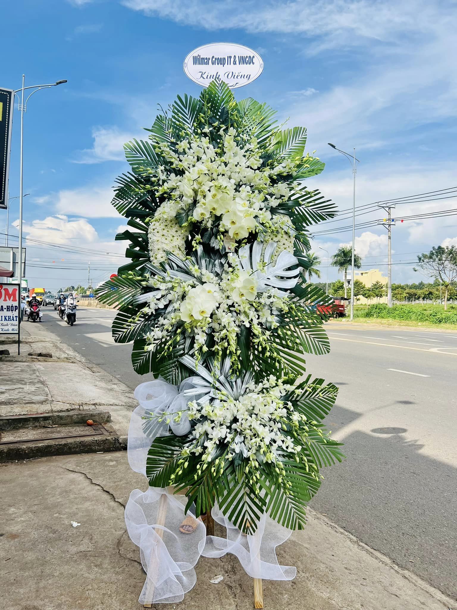 Kệ Hoa Chia Buồn - Hoa Tươi TNSS0